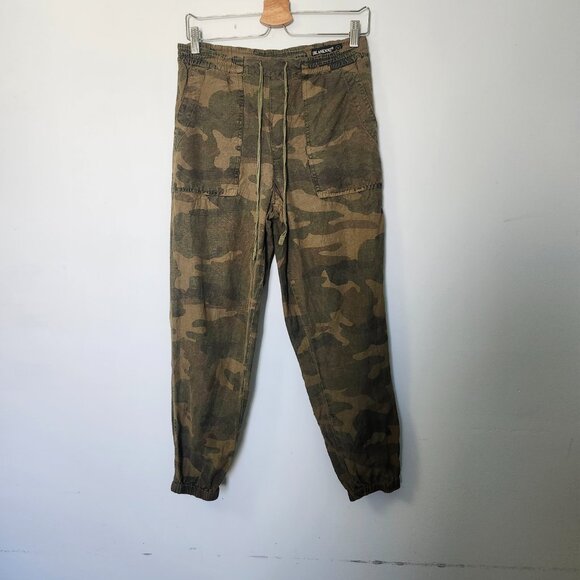 BLANK NYC | Women's Camo Linen Drawstring Jogger - Picture 4 of 13